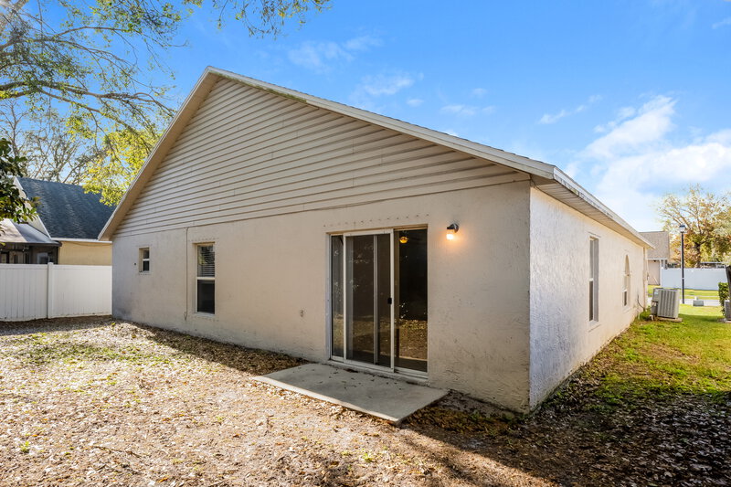 0/Mo, 4307 Pembridge Ave Orlando, FL 32826 Rear View