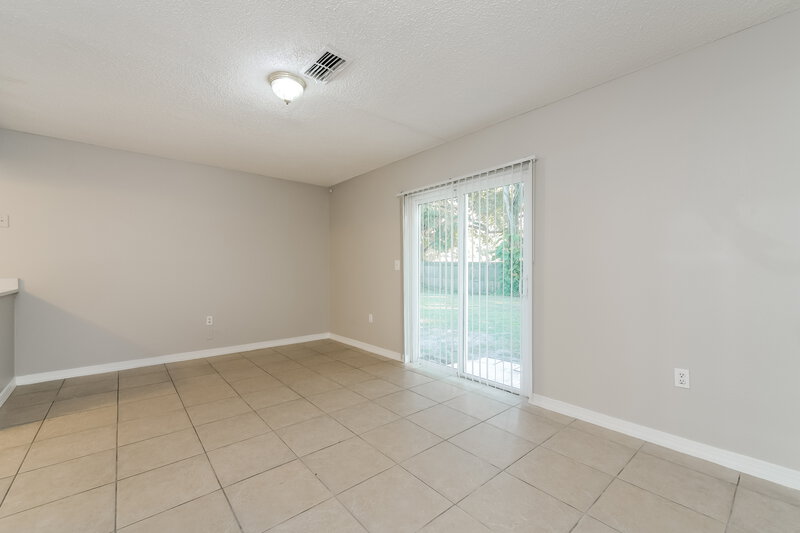 1,830/Mo, 1140 Windway Cir Kissimmee, FL 34744 Dining Room View 2