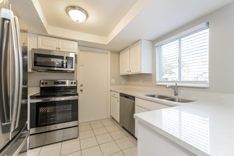 1,830/Mo, 1140 Windway Cir Kissimmee, FL 34744 Kitchen View