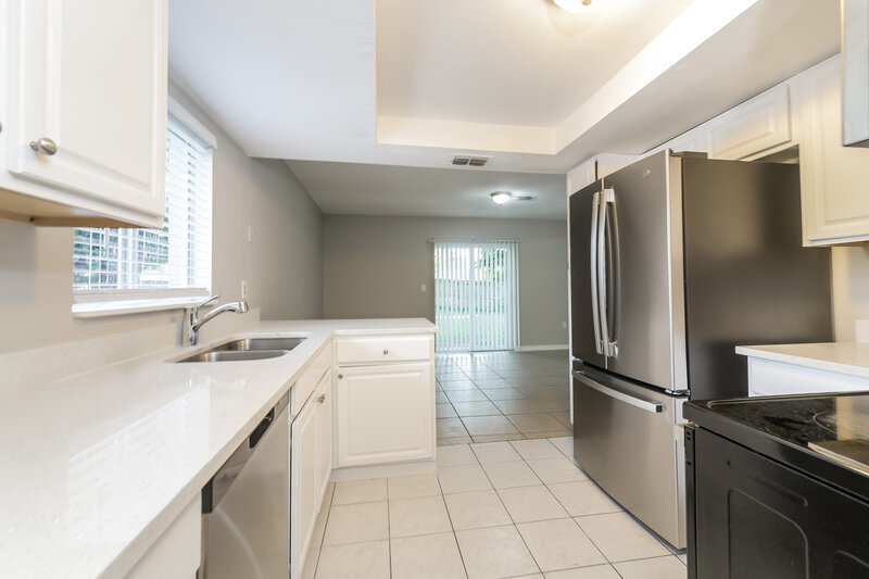 1,830/Mo, 1140 Windway Cir Kissimmee, FL 34744 Kitchen View 2