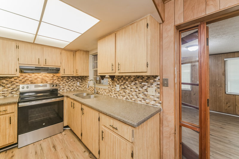 2,115/Mo, 123 Hidalgo Ave Kissimmee, FL 34743 Kitchen View 2