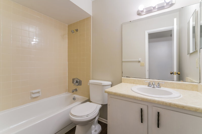 2,115/Mo, 123 Hidalgo Ave Kissimmee, FL 34743 Bathroom View