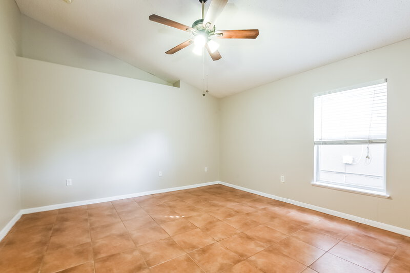 2,350/Mo, 3525 Stonefield Dr Orlando, FL 32826 Main Bedroom View 2