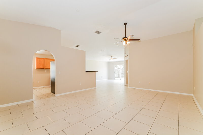 2,065/Mo, 5070 Silver Thistle Ln Saint Cloud, FL 34772 Living Room View