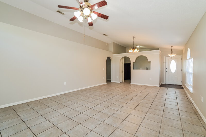 2,110/Mo, 10103 Richardson Ct Orlando, FL 32825 Living Room View