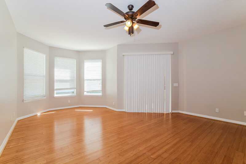 2,685/Mo, 553 Jasmine Bloom Dr Apopka, FL 32712 Main Bedroom View