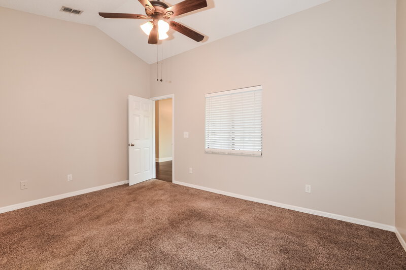 2,200/Mo, 1041 Vernon Loop Oviedo, FL 32765 Main Bedroom View 2
