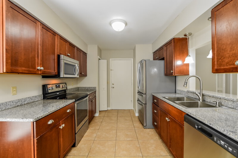 2,920/Mo, 2735 Talladega Dr Orlando, FL 32826 Kitchen View