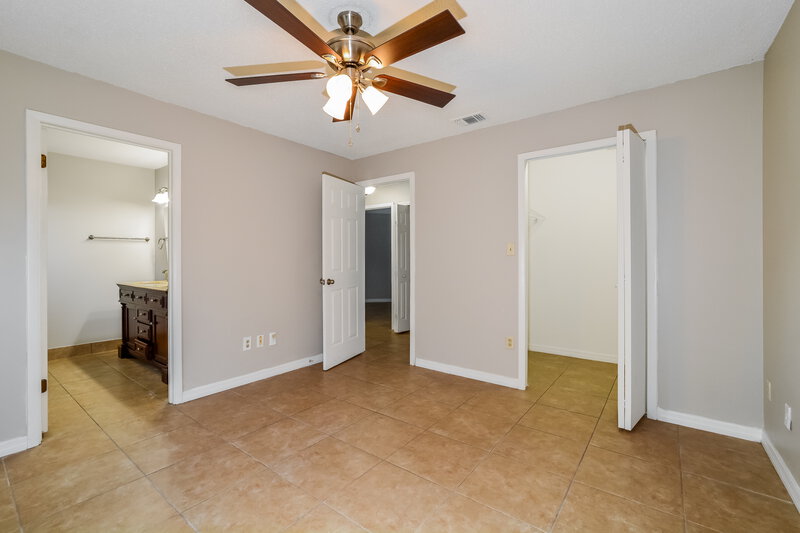 2,920/Mo, 2735 Talladega Dr Orlando, FL 32826 Main Bedroom View 2