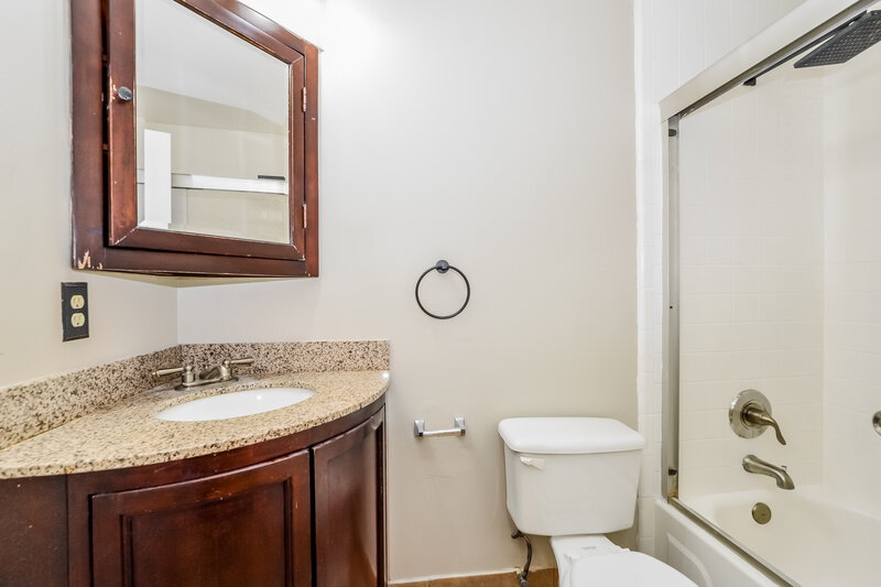 2,920/Mo, 2735 Talladega Dr Orlando, FL 32826 Bathroom View