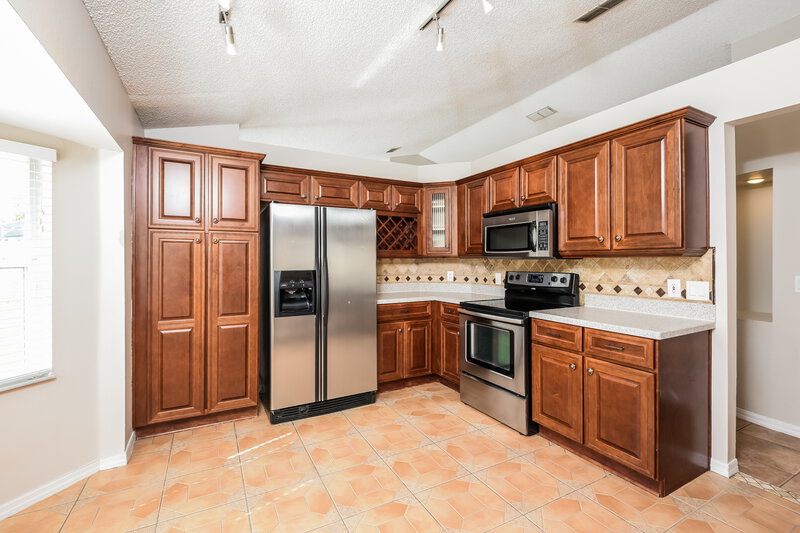 2,335/Mo, 2933 Hunters Ln Oviedo, FL 32766 Kitchen View