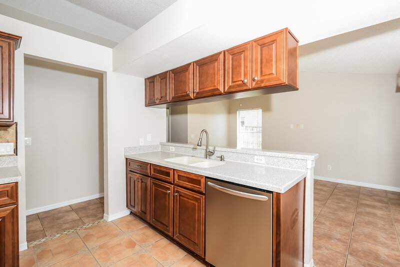 2,335/Mo, 2933 Hunters Ln Oviedo, FL 32766 Kitchen View 2