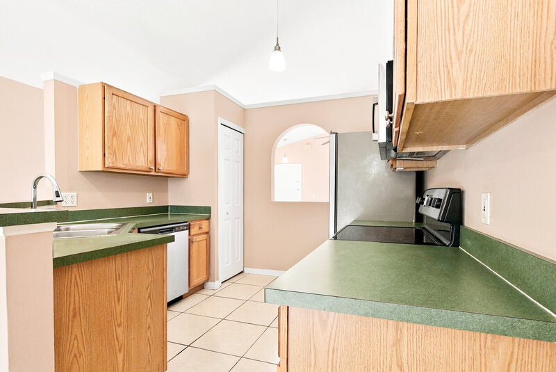 2,175/Mo, 10506 Rocking a Run Orlando, FL 32825 Kitchen View