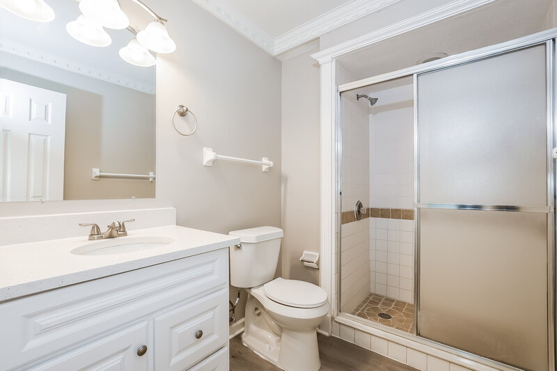 2,050/Mo, 175 Exeter Ave Longwood, FL 32750 Main Bathroom View