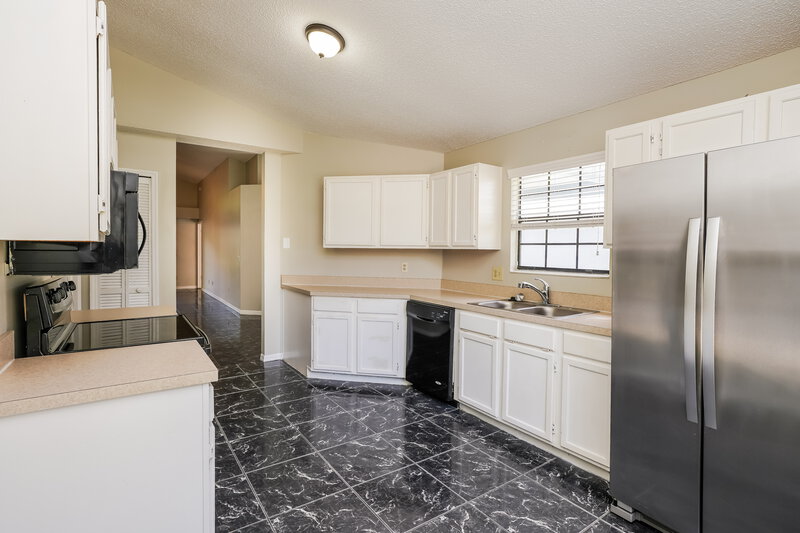 2,445/Mo, 296 Morning Glory Dr Lake Mary, FL 32746 Kitchen View 2