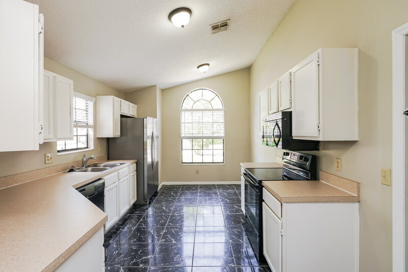 2,445/Mo, 296 Morning Glory Dr Lake Mary, FL 32746 Kitchen View 3