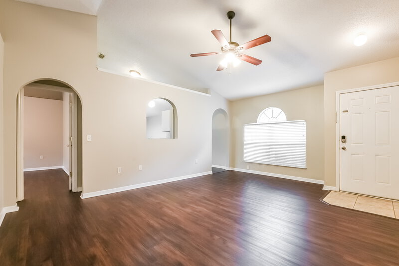 2,230/Mo, 12738 Parkbury Dr Orlando, FL 32828 Living Room View 2