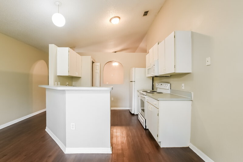 2,230/Mo, 12738 Parkbury Dr Orlando, FL 32828 Kitchen View