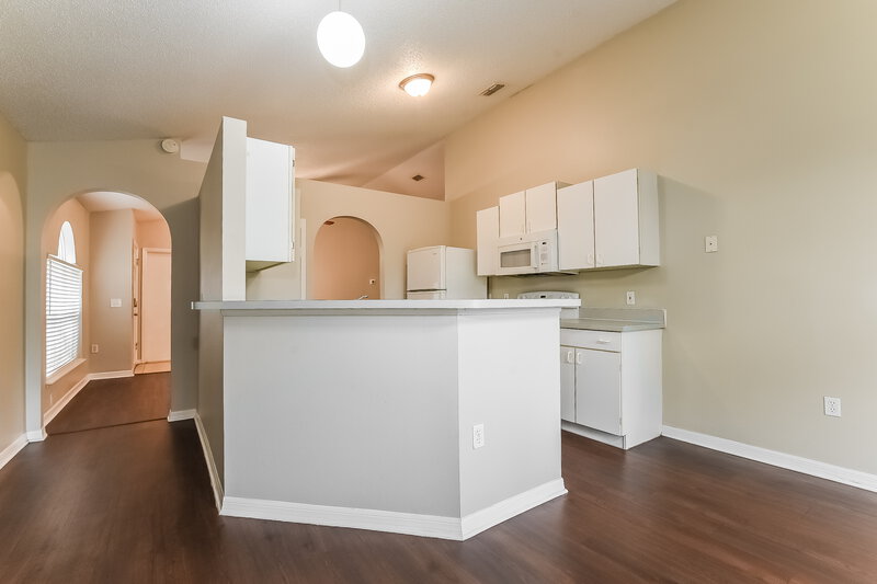 2,230/Mo, 12738 Parkbury Dr Orlando, FL 32828 Kitchen View 2