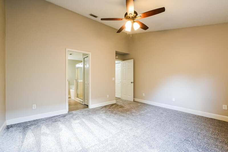 2,440/Mo, 4201 Shadow Creek Cir Oviedo, FL 32765 Main Bedroom View 2