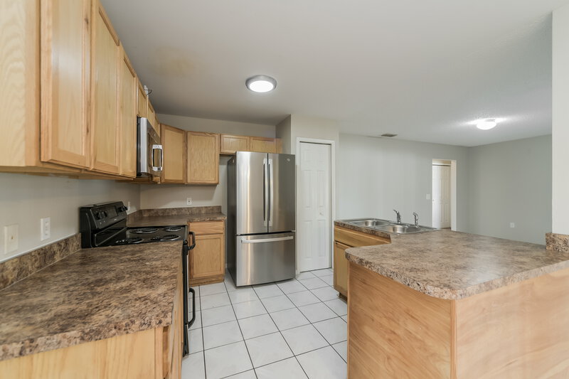 1,730/Mo, 1209 Croydon Cir Kissimmee, FL 34758 Kitchen View