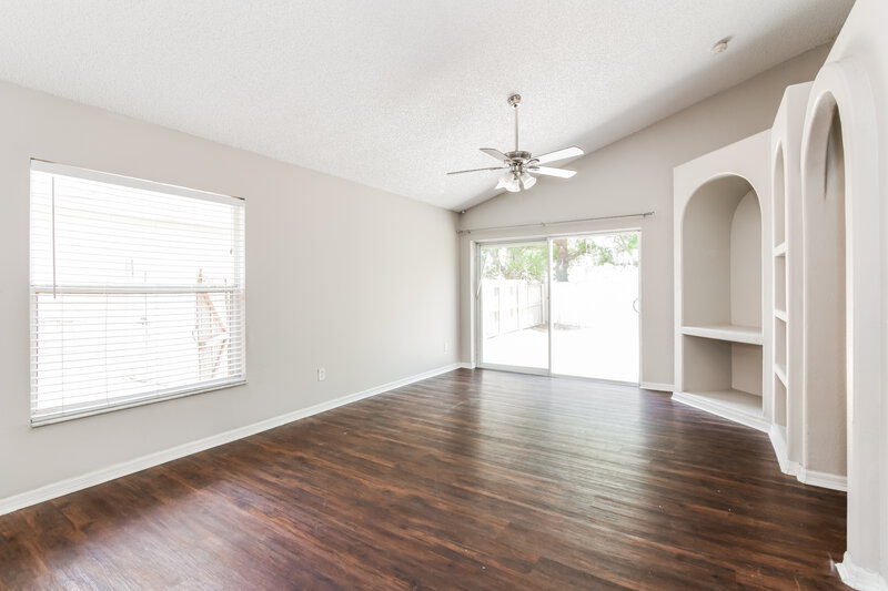2,280/Mo, 16329 Coopers Hawk Ave Clermont, FL 34714 Family Room View