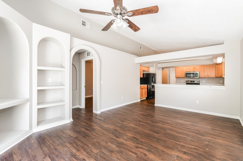 2,280/Mo, 16329 Coopers Hawk Ave Clermont, FL 34714 Family Room View 2