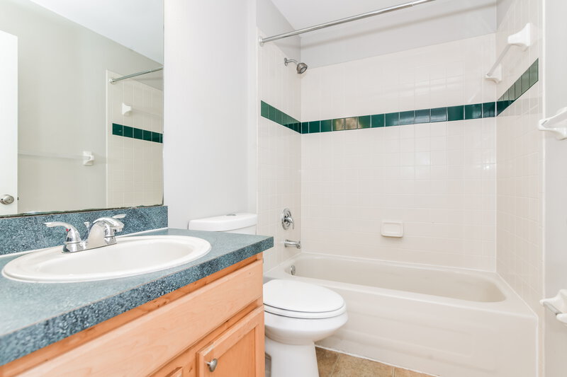 2,280/Mo, 16329 Coopers Hawk Ave Clermont, FL 34714 Bathroom View