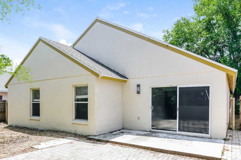 2,280/Mo, 16329 Coopers Hawk Ave Clermont, FL 34714 Rear View