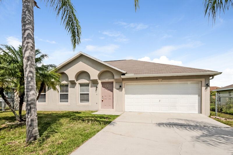 2,510/Mo, 323 Colonade Ct Kissimmee, FL 34758 Front View