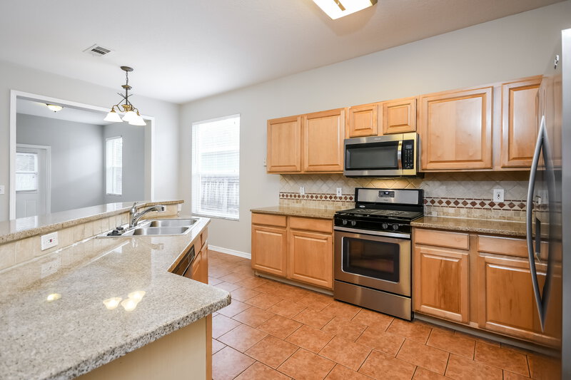 2,295/Mo, 5549 Ligustrum Loop Oviedo, FL 32765 Kitchen View 2