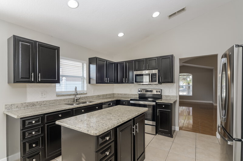 2,085/Mo, 2774 Eagle Canyon Drive S Kissimmee, FL 34746 Kitchen View 2