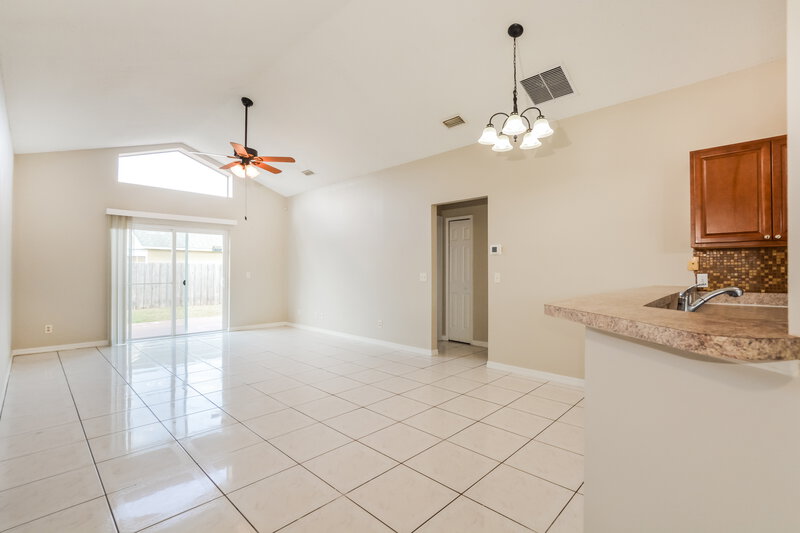 2,275/Mo, 8869 Lambert Ln Orlando, FL 32825 Living Room View