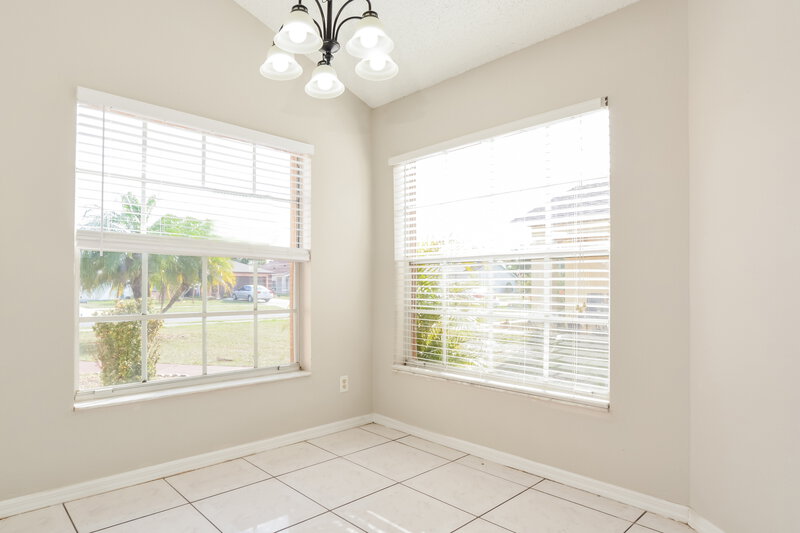 2,275/Mo, 8869 Lambert Ln Orlando, FL 32825 Dining Room View