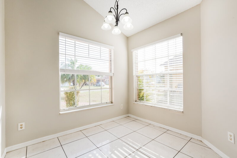 2,275/Mo, 8869 Lambert Ln Orlando, FL 32825 Dining Room View 2