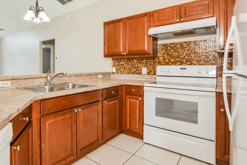 2,275/Mo, 8869 Lambert Ln Orlando, FL 32825 Kitchen View
