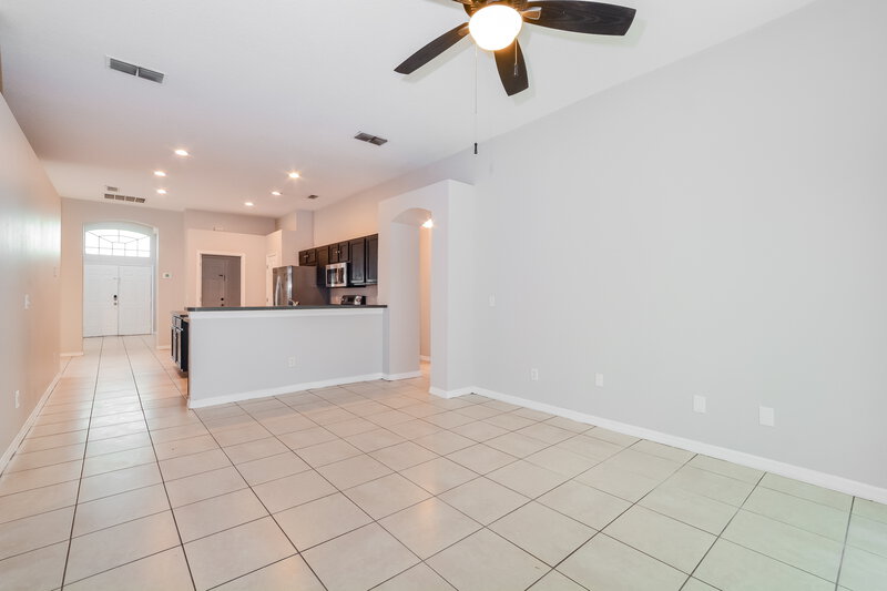 2,295/Mo, 2336 Cobblefield Cir Apopka, FL 32703 Living Room View 2