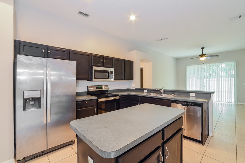 2,295/Mo, 2336 Cobblefield Cir Apopka, FL 32703 Kitchen View