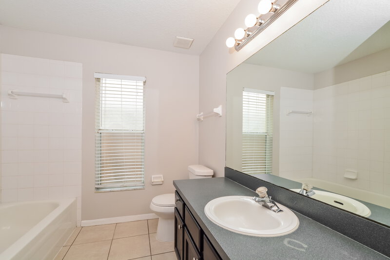 2,295/Mo, 2336 Cobblefield Cir Apopka, FL 32703 Bathroom View