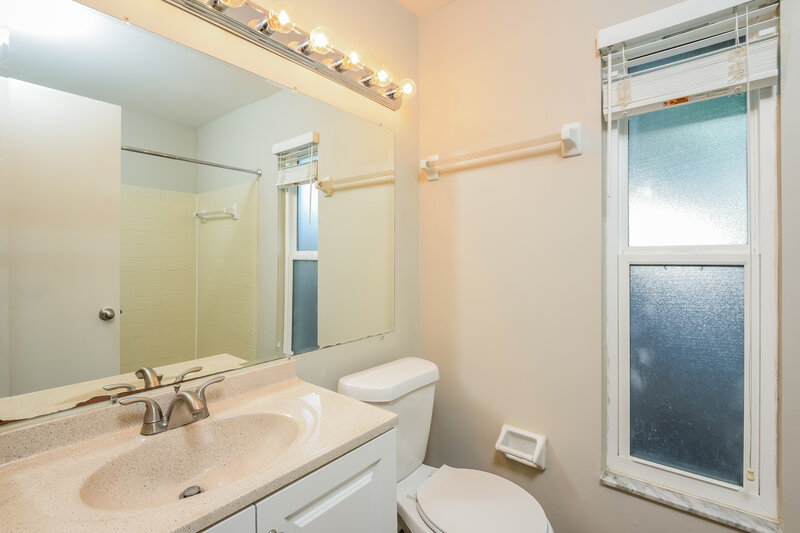 2,130/Mo, 3188 Pinto Dr Kissimmee, FL 34746 Main Bathroom View