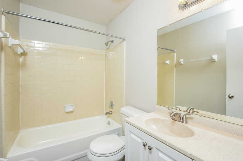 2,130/Mo, 3188 Pinto Dr Kissimmee, FL 34746 Bathroom View