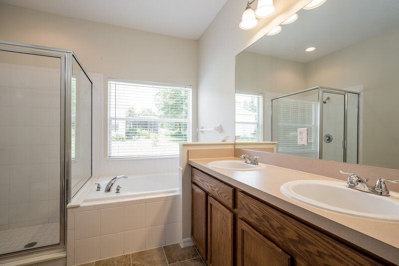 2,890/Mo, 2646 Lake Cora Rd Apopka, FL 32712 Master Bathroom View