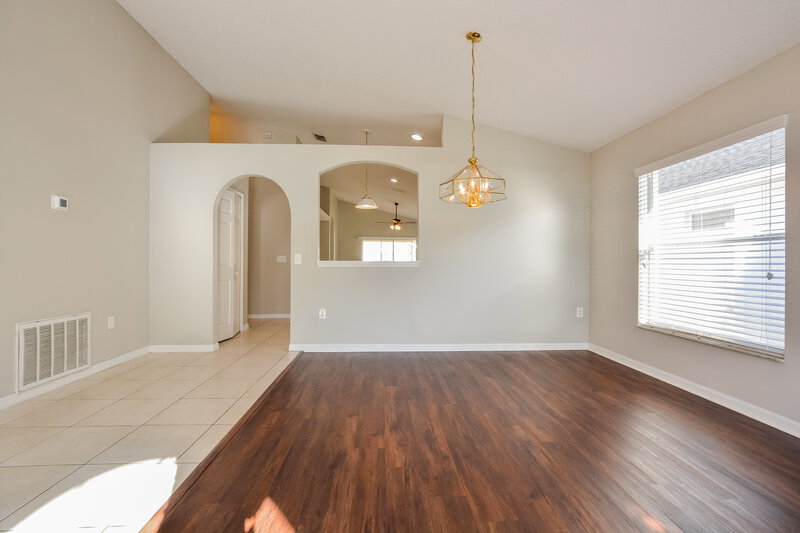 2,450/Mo, 1981 Lady Elisabeth Ave Orlando, FL 32826 Living Room View