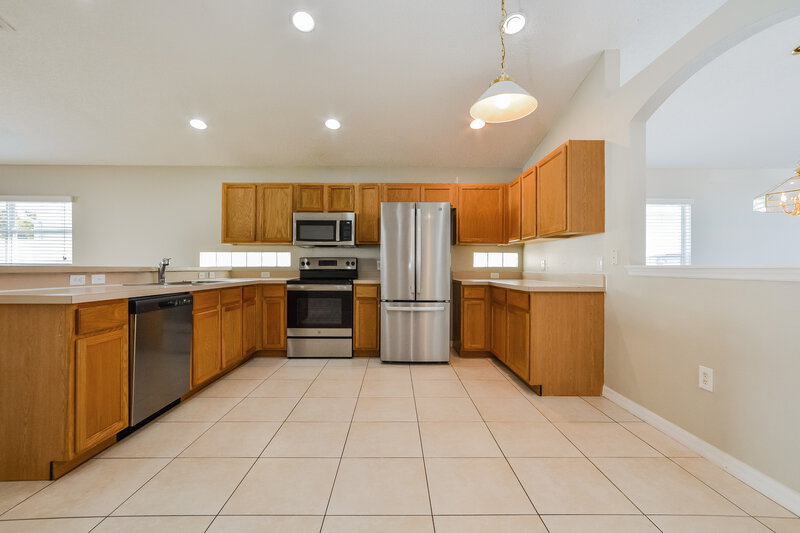 2,450/Mo, 1981 Lady Elisabeth Ave Orlando, FL 32826 Kitchen View