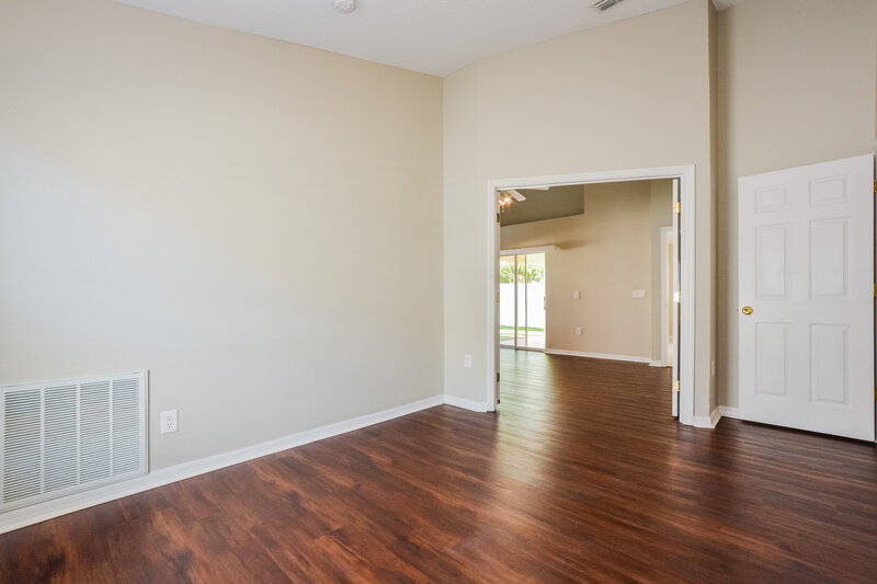 2,450/Mo, 1981 Lady Elisabeth Ave Orlando, FL 32826 Bedroom View 2