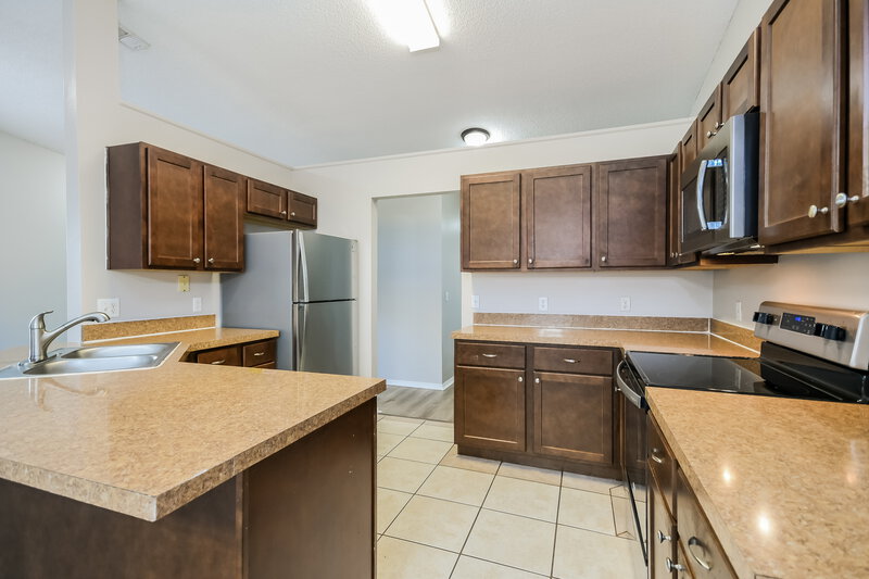 2,390/Mo, 8661 Wellington Loop Kissimmee, FL 34747 Kitchen View