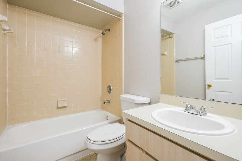 2,390/Mo, 8661 Wellington Loop Kissimmee, FL 34747 Bathroom View