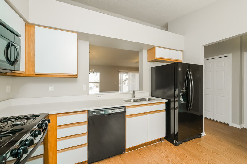 1,960/Mo, 11838 Foxglove Dr Clermont, FL 34711 Kitchen View 2