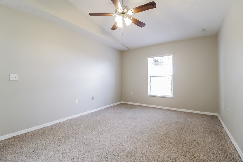 2,170/Mo, 4313 Iveyglen Ave Orlando, FL 32826 Main Bedroom View