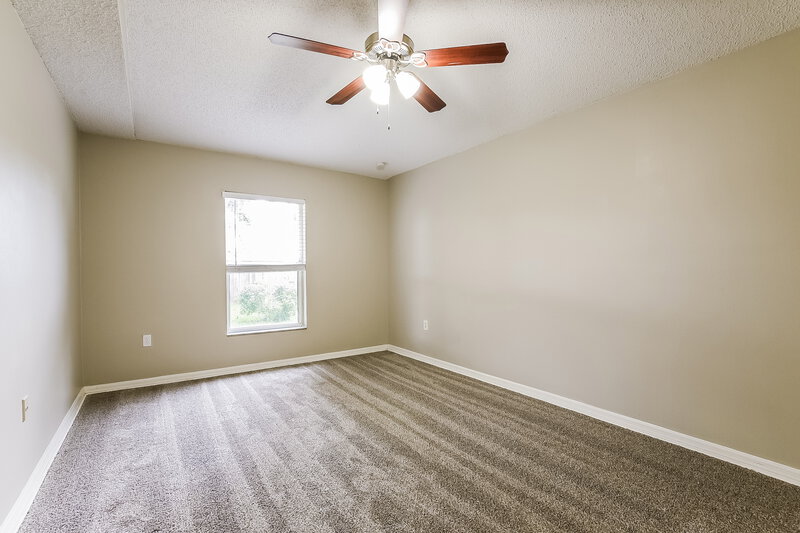 2,170/Mo, 4313 Iveyglen Ave Orlando, FL 32826 Main Bedroom View